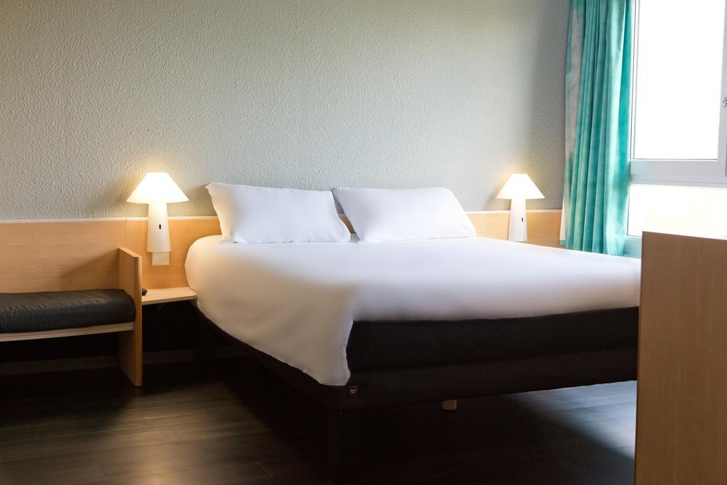 Hotel Ibis Saint Dizier Habitación foto