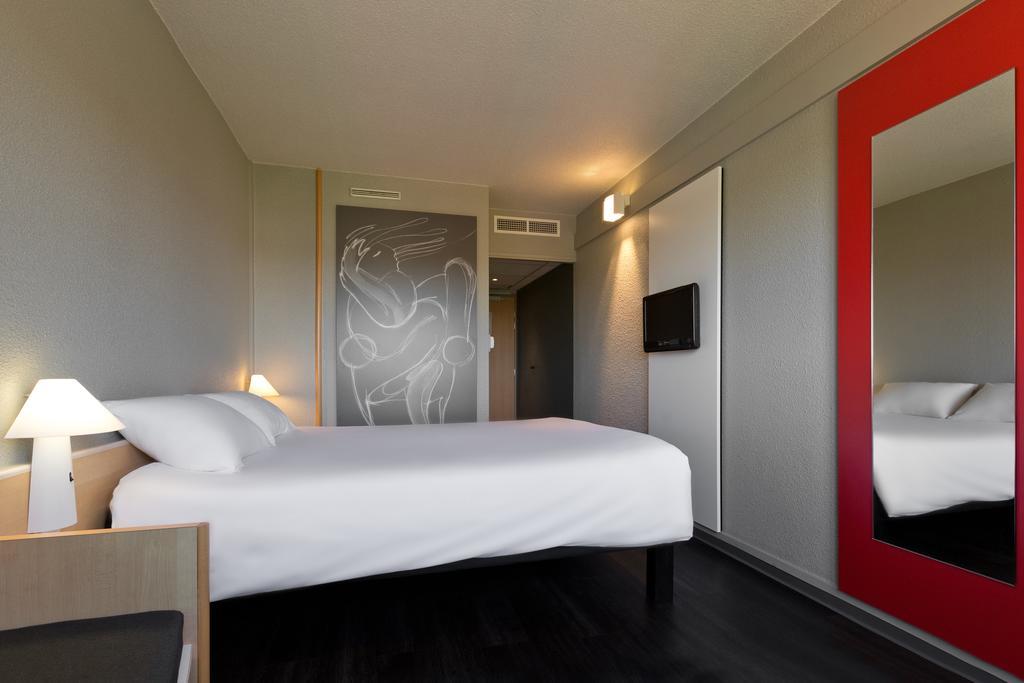 Hotel Ibis Saint Dizier Habitación foto